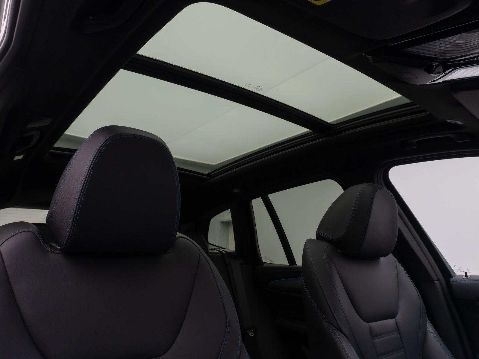 Fahrzeugabbildung BMW iX3 Impressive M Sport Pano 360°Laser HUD H/K