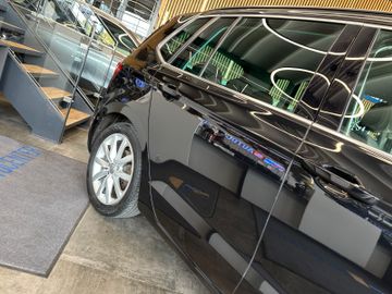 Volkswagen Golf *ACC*NAV*PDC*SitzHZ*2-ZONEN*ALCANTARA*AHK*