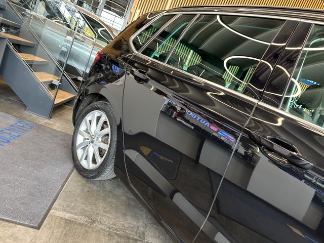 Volkswagen Golf *ACC*NAV*PDC*SitzHZ*2-ZONEN*ALCANTARA*AHK*