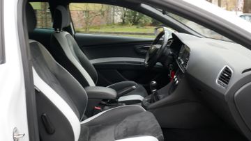 Fahrzeugabbildung SEAT Leon SC Cupra 265, LED, Panoramadach.