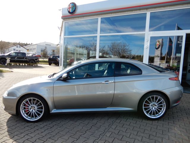 Fahrzeugabbildung Alfa Romeo GT 3.2 V6 24V Distinctive TOP-Zustand