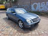 Mercedes-Benz E 500 Kombi *Automatik*Klima* - Mercedes-Benz E 500 in Berlin