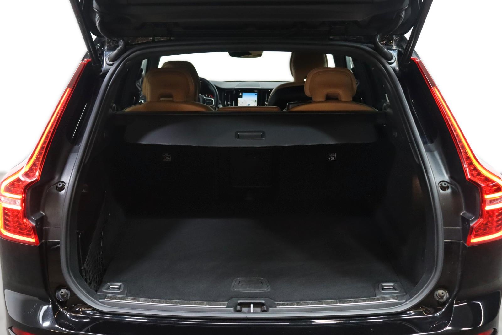 Volvo XC60 Momentum AWD*360°KAMERA*LEDER*NAVI*LED