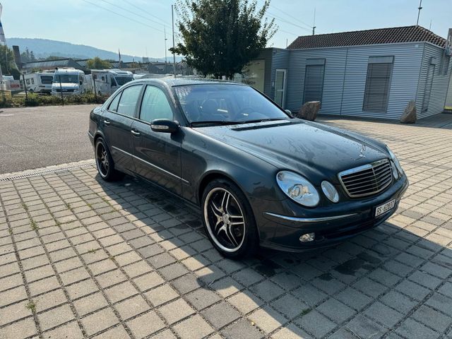 Mercedes-Benz Gepflegter Mercedes E500 4Matic Avantgarde