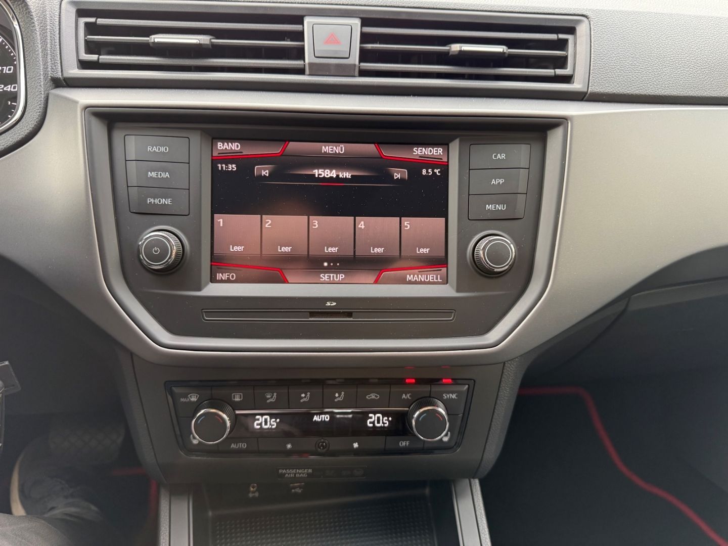 Fahrzeugabbildung SEAT Ibiza Style LED Mehrzonenklima SHZ Carplay Berg