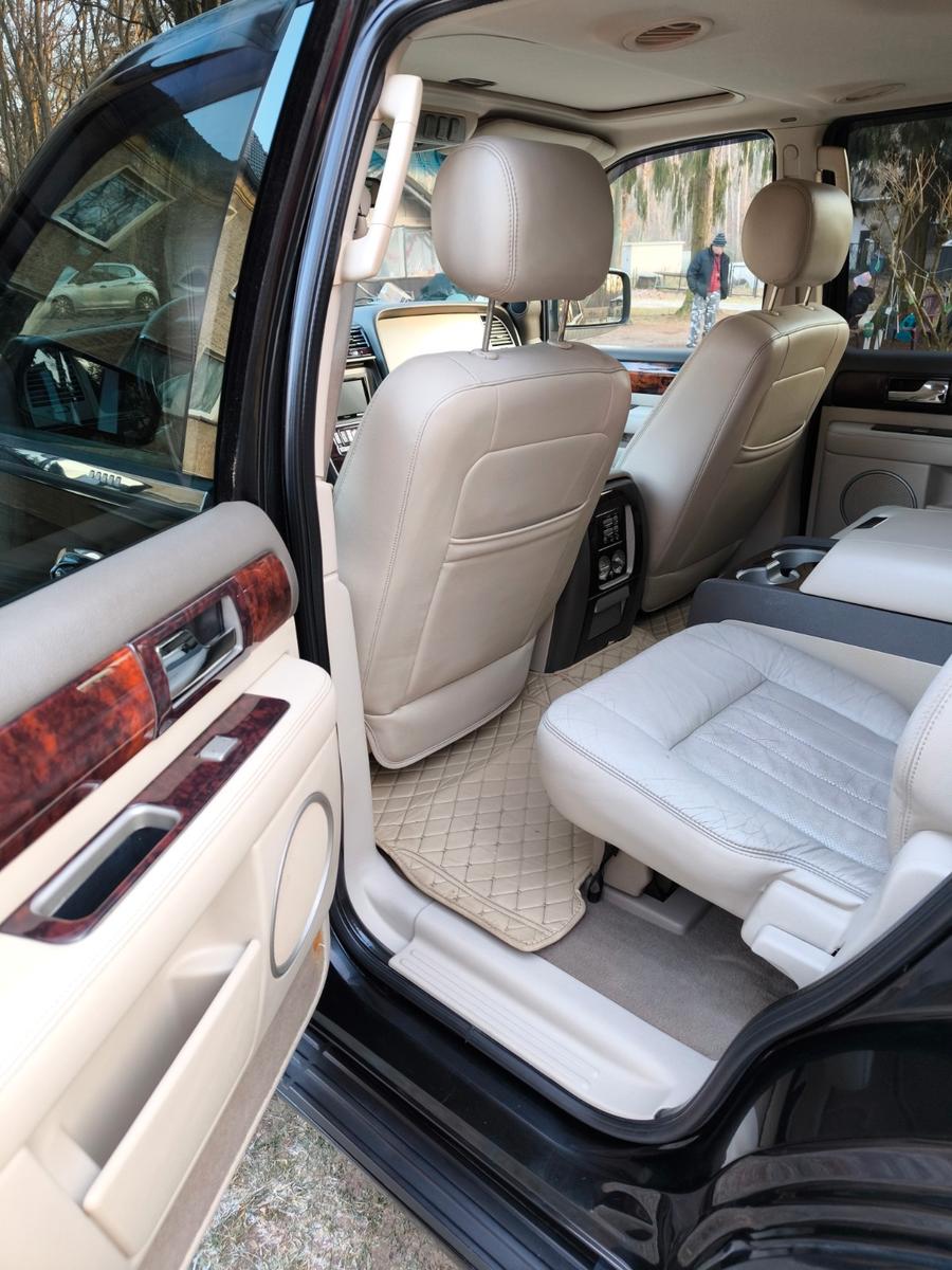 Lincoln Navigator