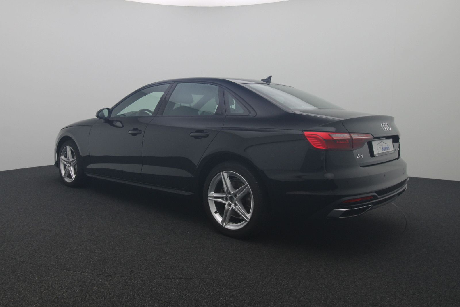 Fahrzeugabbildung Audi A4 Lim. 40 TDI advanced Kamera Optik Paket18"