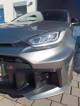 Toyota Yaris 1.6-l-Turbo GR Autom. 8-fach bereift - Toyota Yaris mit Benzin-Antrieb: Limousine, 1.8