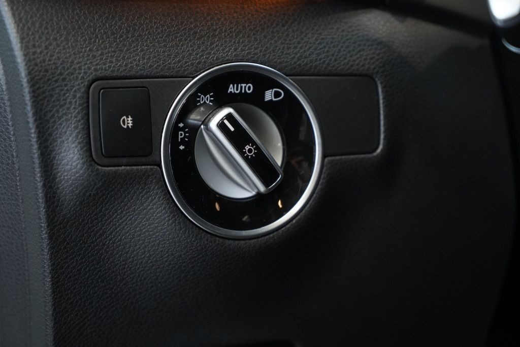 Mercedes Benz B 200