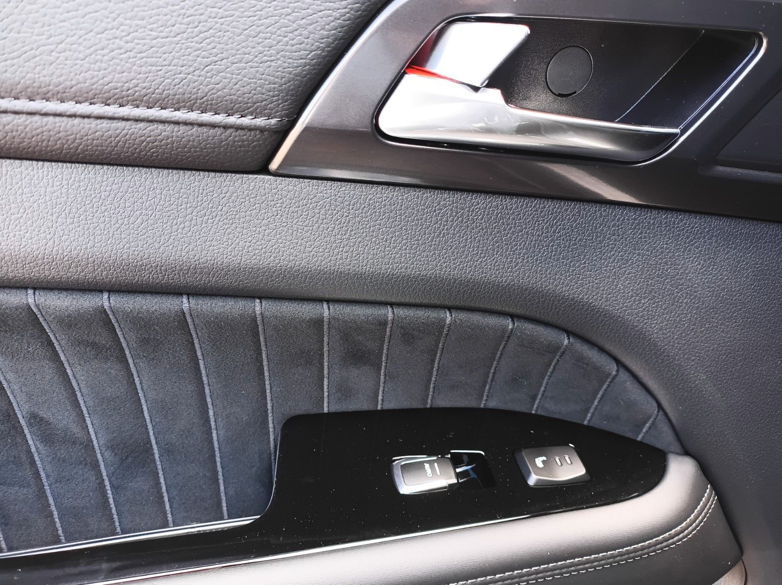 Fahrzeugabbildung KGM REXTON+BLACK+20ZOLL+PANO+360°+KAMERA+LEDER+
