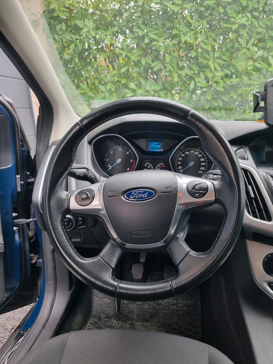 Ford Focus 2014 — photo 12