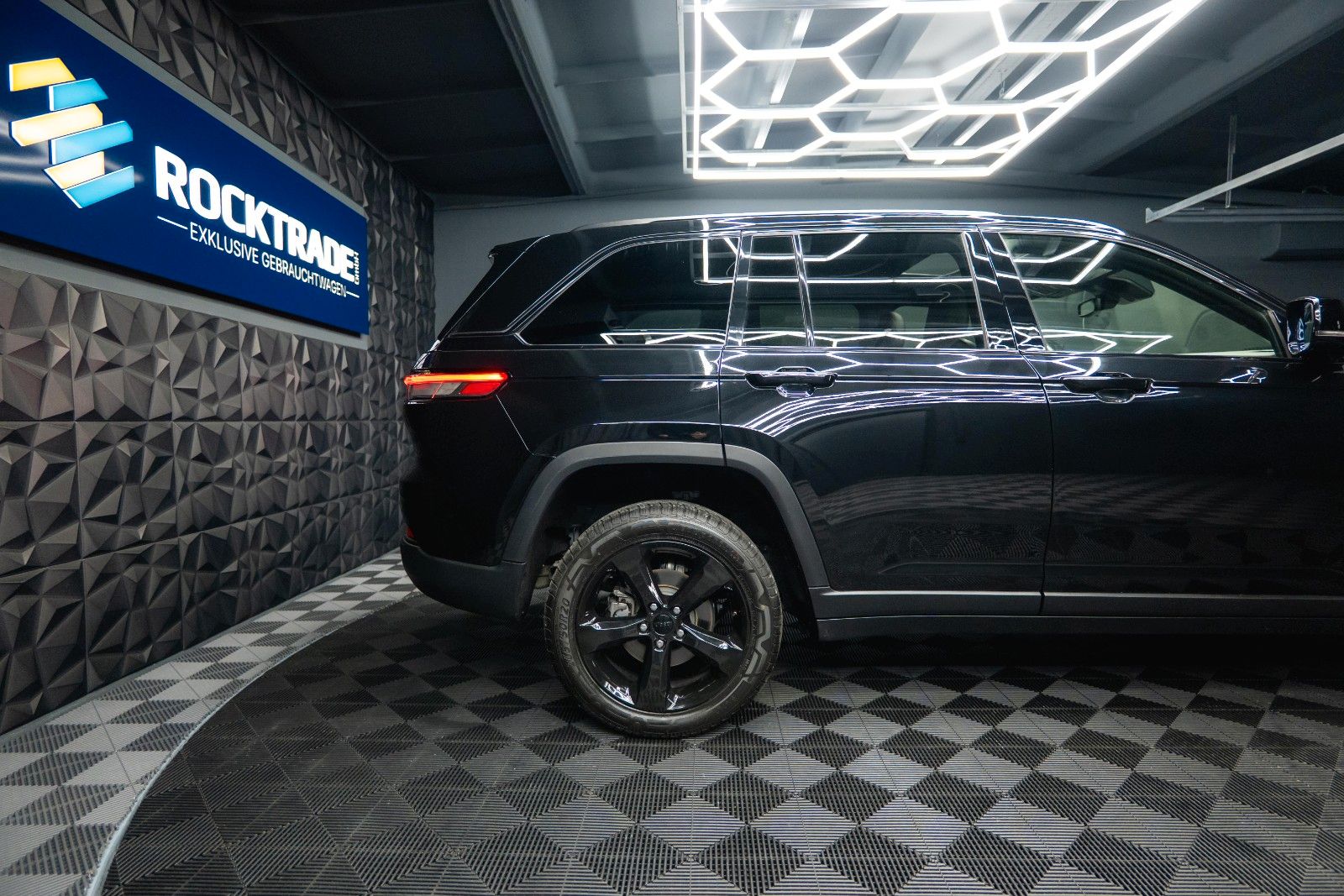 Fahrzeugabbildung Jeep Grand Cherokee 3.6 4x4 Altitude *ACC*Pano*LED*