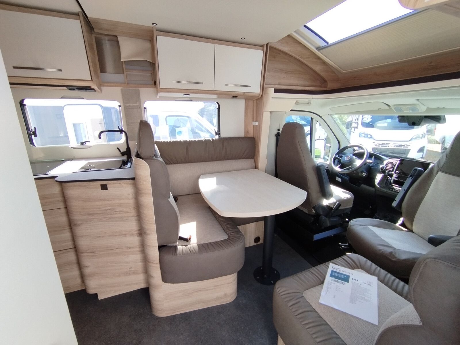 Fahrzeugabbildung Eura Mobil Profila RS PRS 720 EB 180PS Autom., Mondial Plus