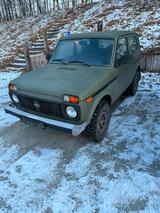 Lada niva 1.7 4x4 Benzin - Lada aus 2011