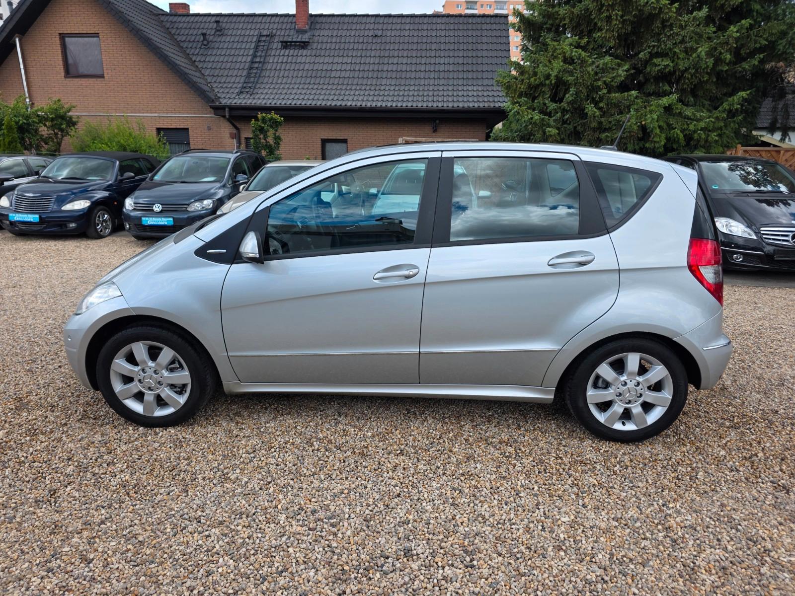 Mercedes-Benz A 180 AVANTGARDE Automatik*Navi*Leder*PDC*Sitzh.