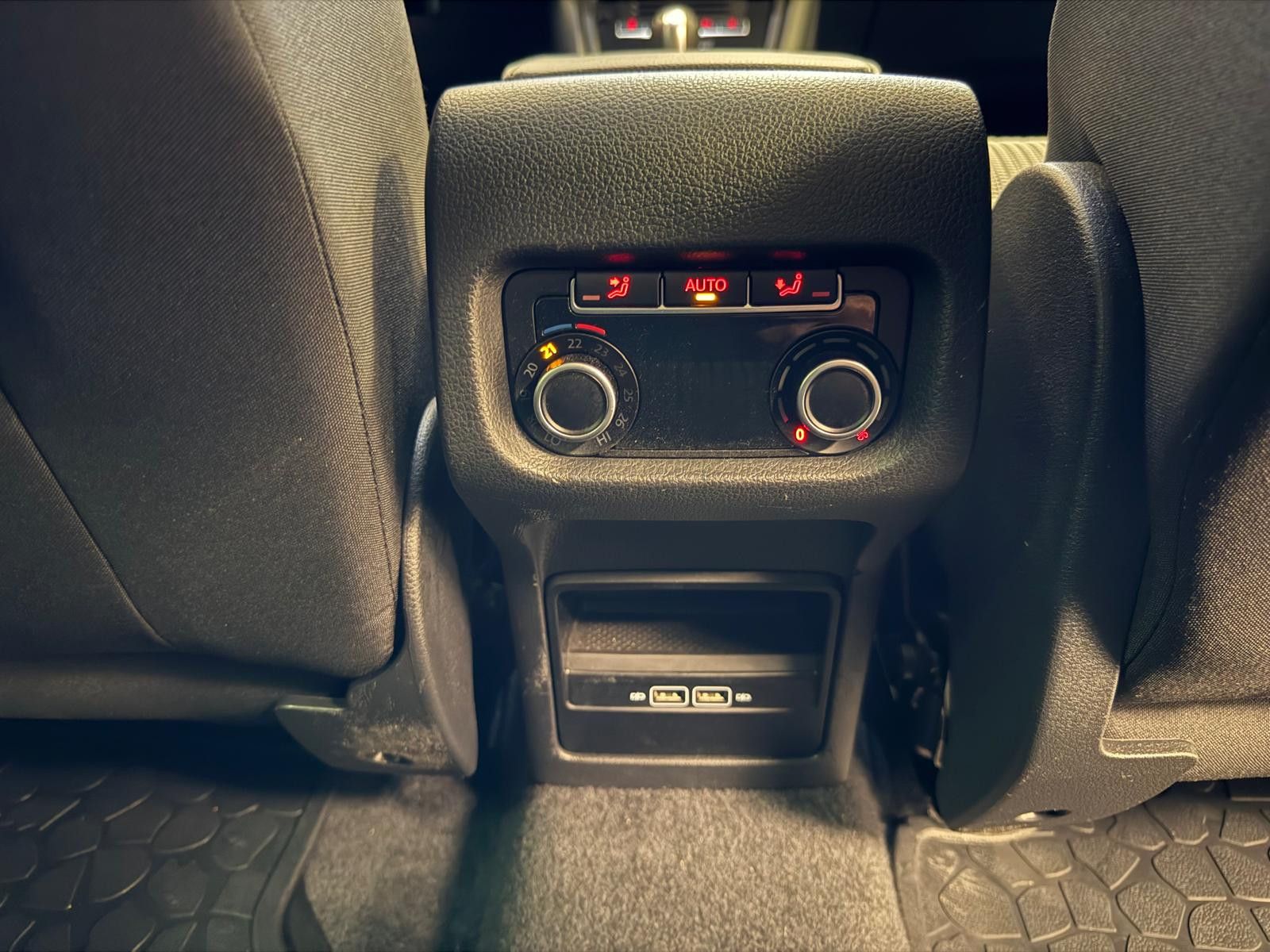 Fahrzeugabbildung SEAT Alhambra Style / NAVI / KLIMA / KAMERA