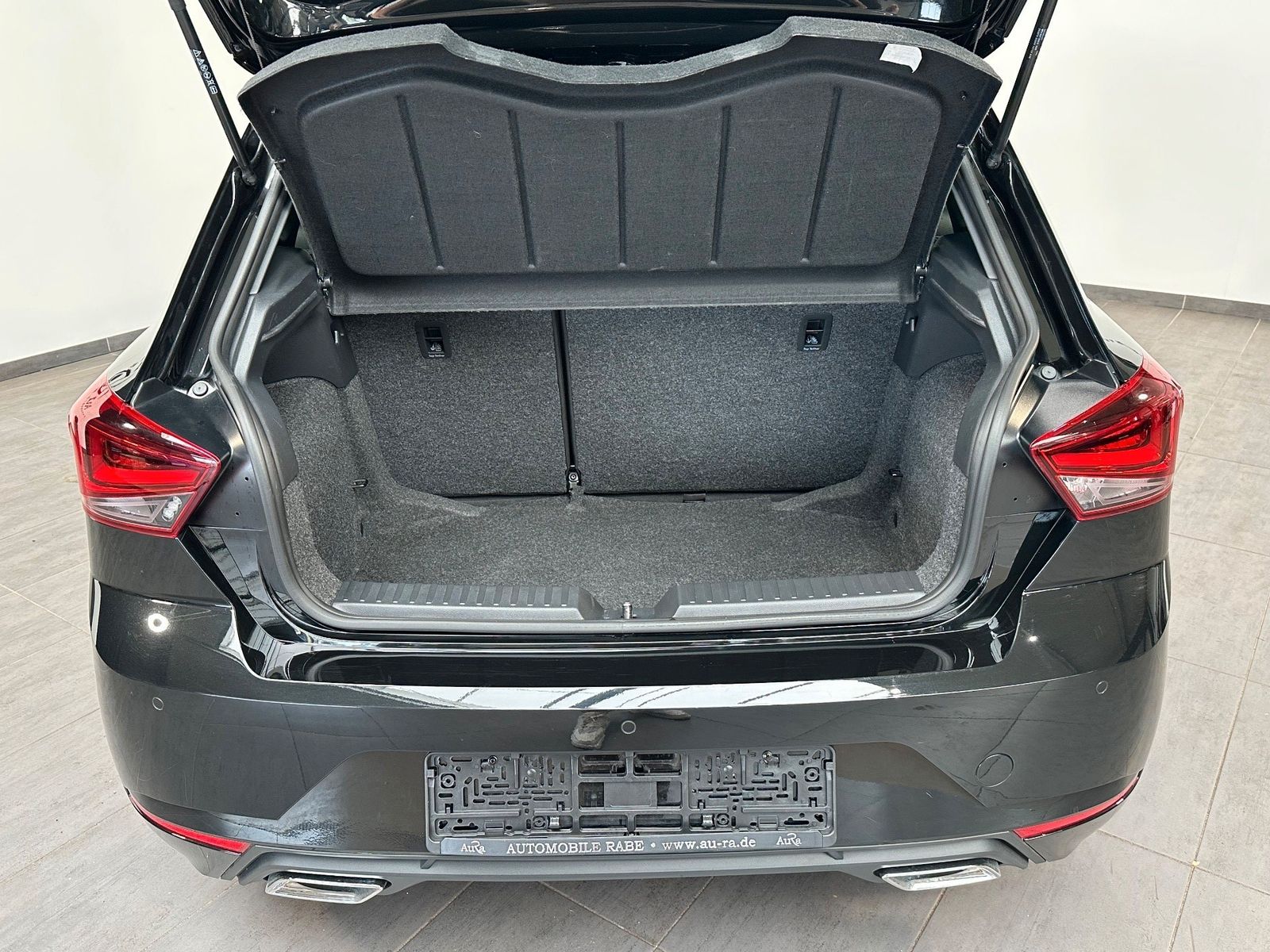 Fahrzeugabbildung SEAT Ibiza FR 1.0 TSI DSG NAV+LED+PDC+DAB+GANZJAHRES