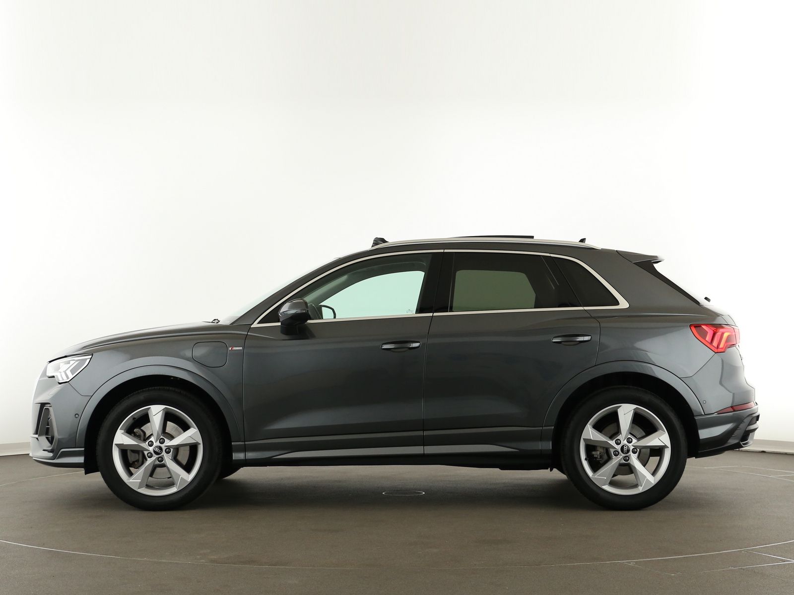 Audi Q3 45 TFSI e S tronic S line  LED Navi Pano-Dach foto 4