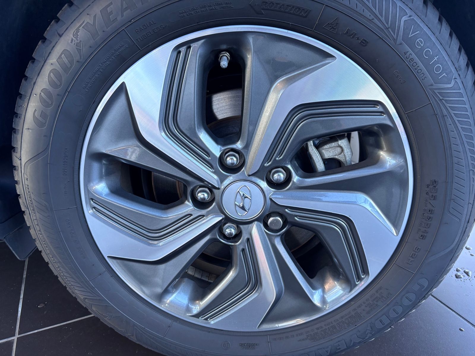 Fahrzeugabbildung Hyundai KONA Prime Hybrid 2WD KLIMA LED NAVI ALU
