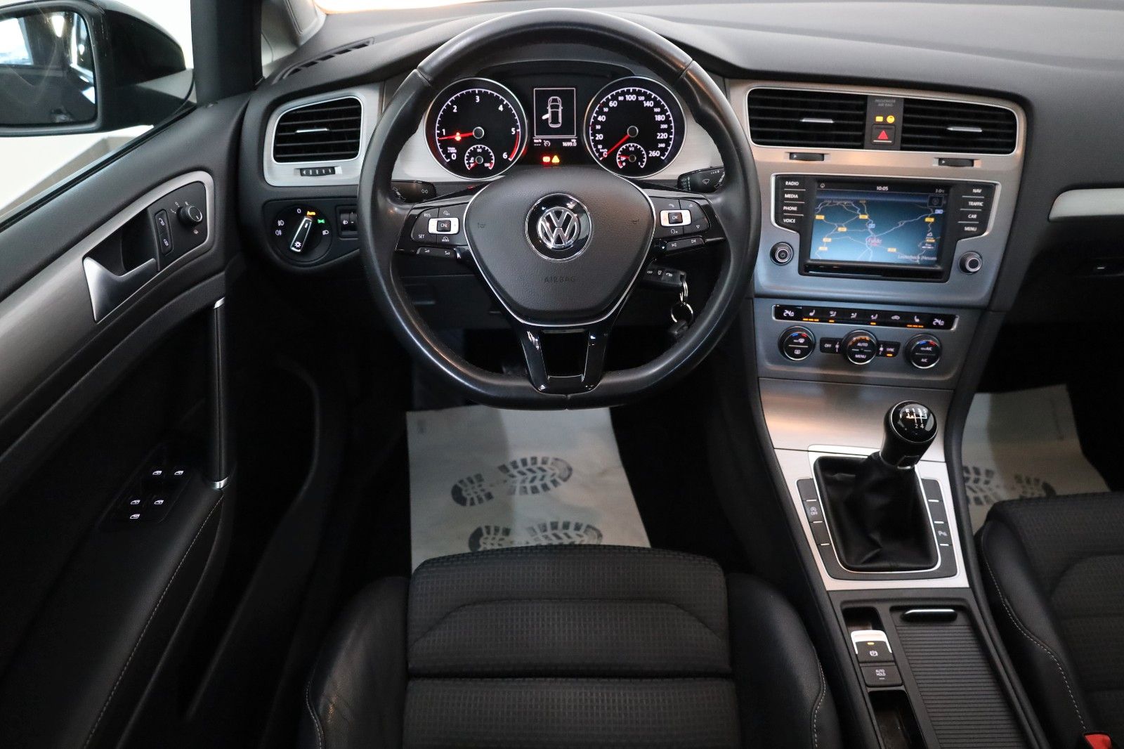 Fahrzeugabbildung Volkswagen Golf VII Lim.Comfortline BMT,T.Leder,Navi,SH,PDC