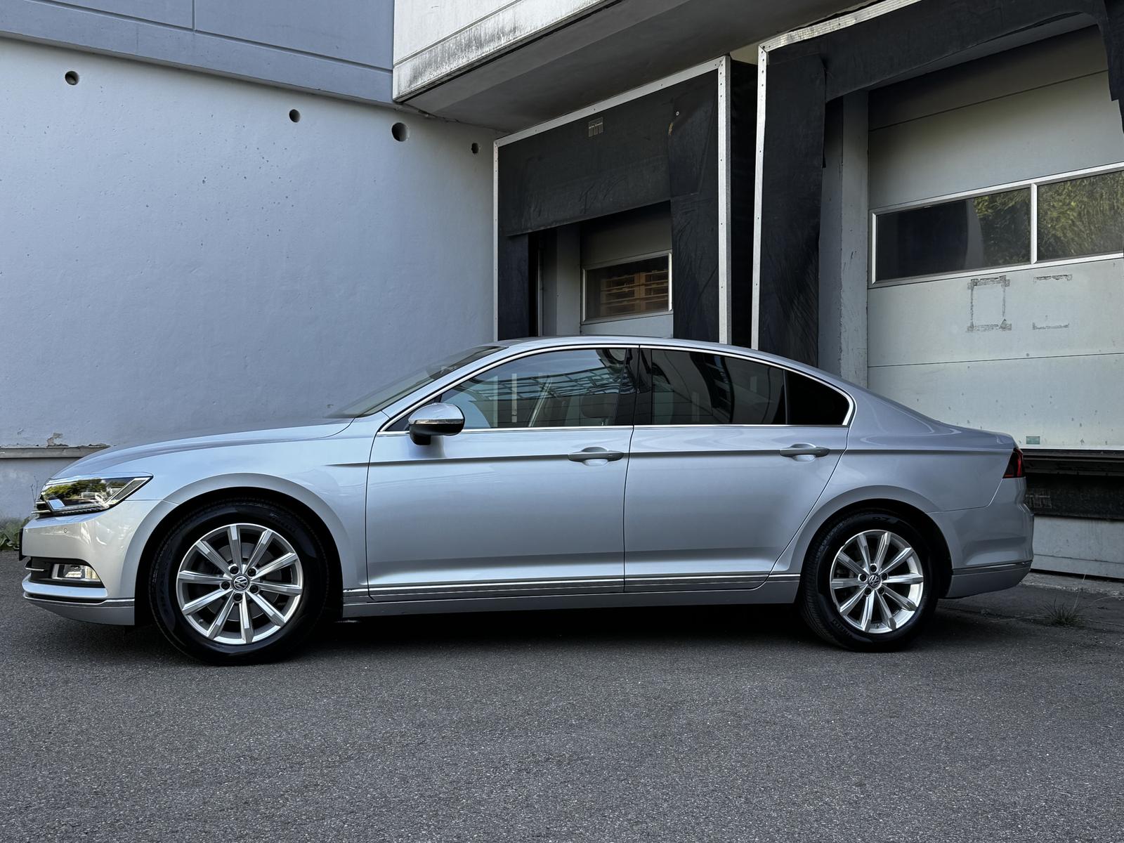 Volkswagen Passat Highline BI-Xenon ACC Kamera Navi Leder