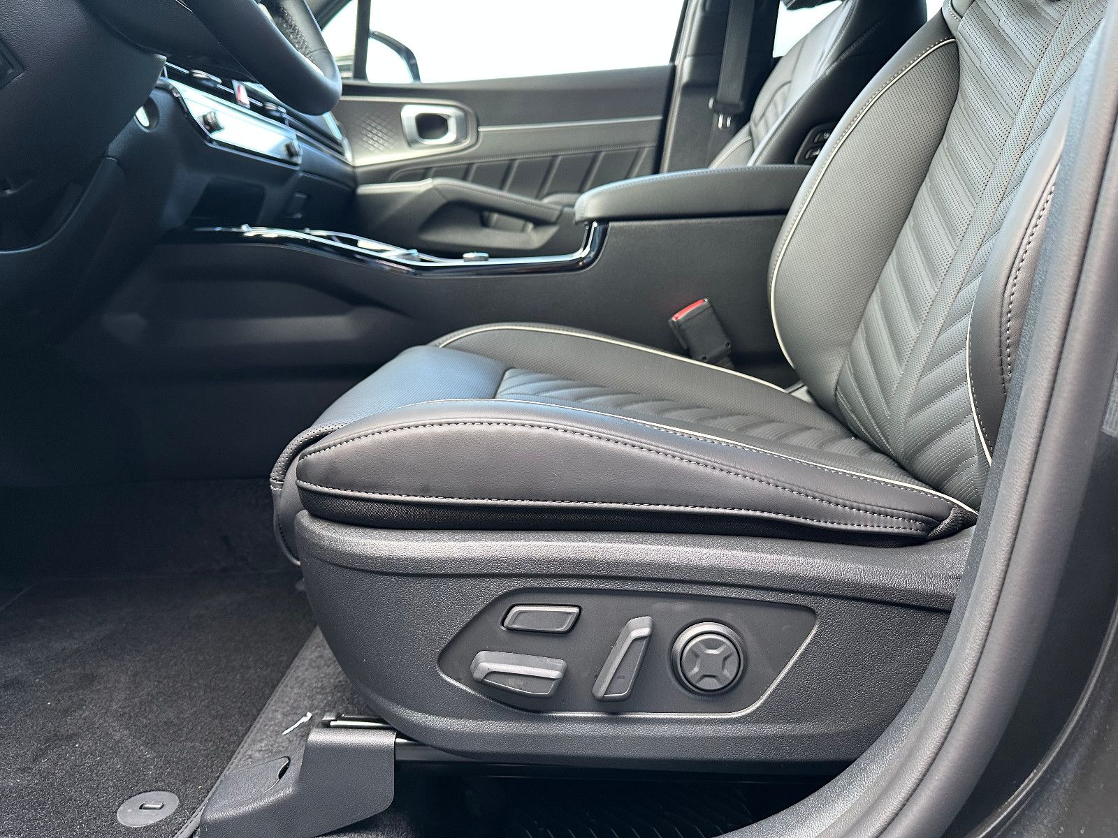 Fahrzeugabbildung Kia Sorento 2.2 CRDi AWD Platinum Nappa AHK