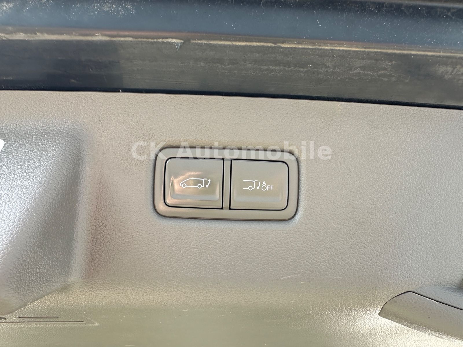 Fahrzeugabbildung Hyundai Staria Premium Signature 4WD/7Sitze/Navi/ACC/AHK