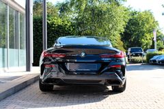 BMW M850 i xDrive Coupe / B&W / M FAHRWERK / LASER BMW M850 i xDrive Coupe / B&W / M FAHRWERK / LASER