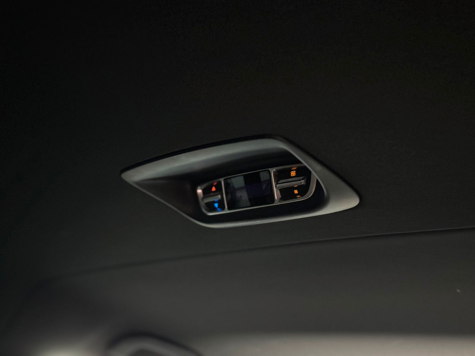 Fahrzeugabbildung Mercedes-Benz V 300d Avantgarde Edition lang "Agility Control"