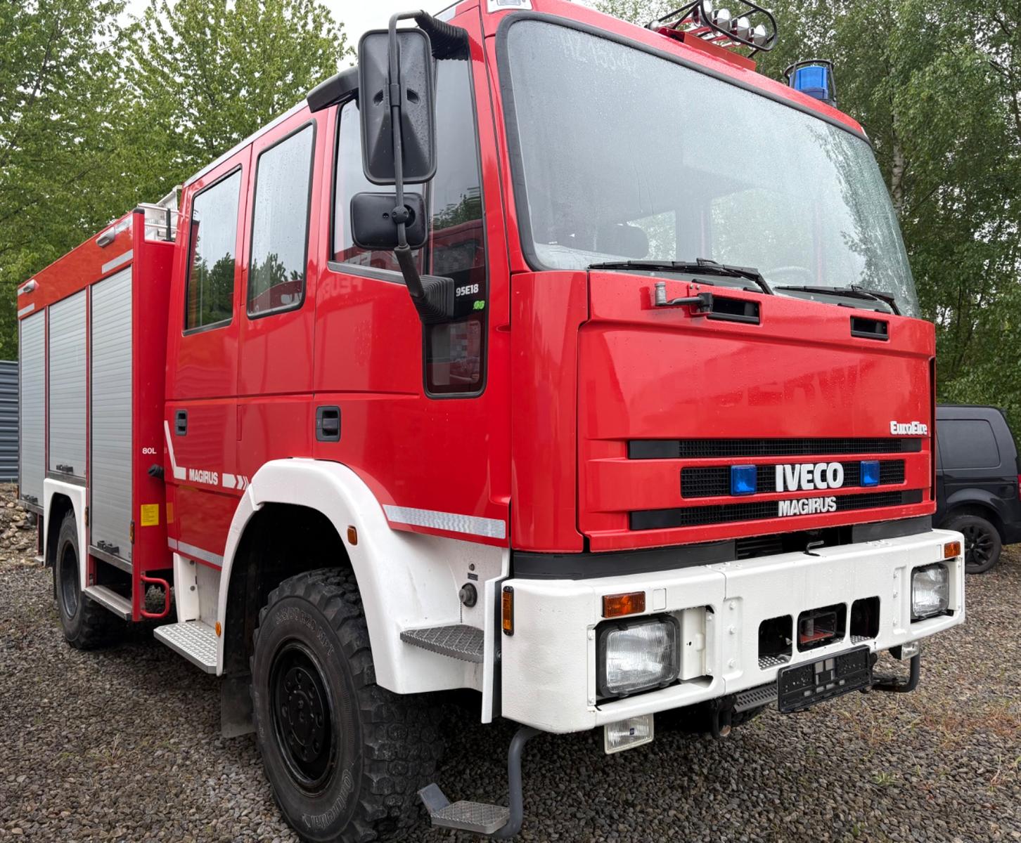 Iveco F95E18W Löschfahrzeug Tank Pumpe Single