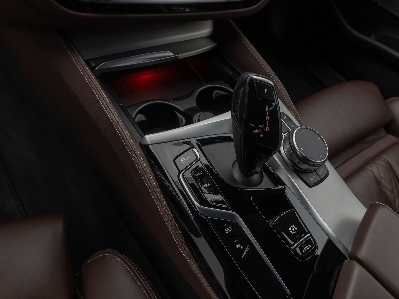 Fahrzeugabbildung BMW 530e LuxuryLine Kamera Laser HUD DAB H/K Komfort