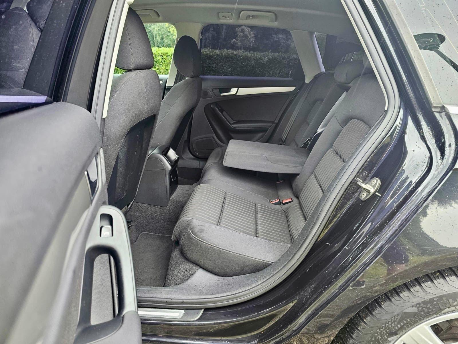 Audi A4 2009 — photo 8