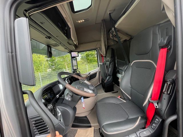 Fahrzeugabbildung DAF XG+ 480 FT   75 Jahre DAF Edition
