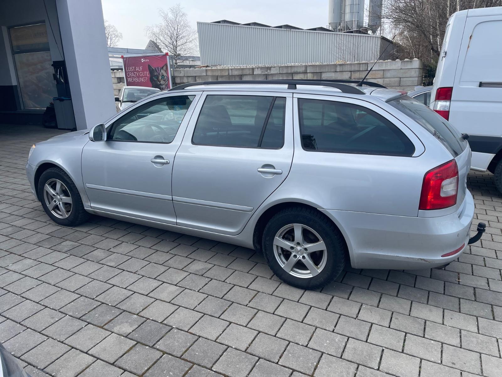 Skoda Octavia Combi 2.0 TDI  DSG Automatic Kombi