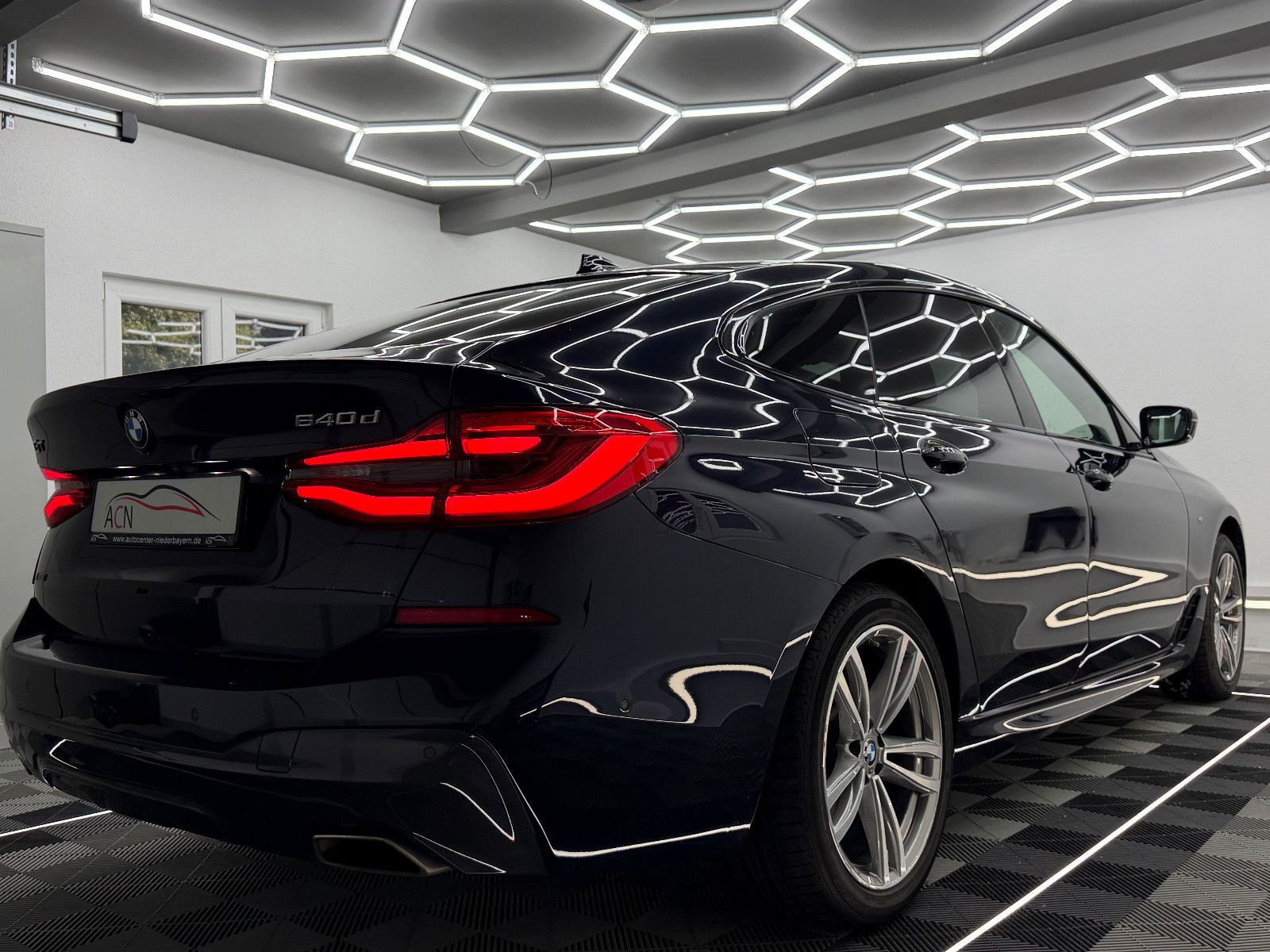 Fahrzeugabbildung BMW 640 d xDrive M SPORT/LED/AHK/HuD/PANO/ACC/H&K