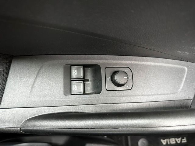 Fabia Ambition PDC;LED;CARPLAY;FSE