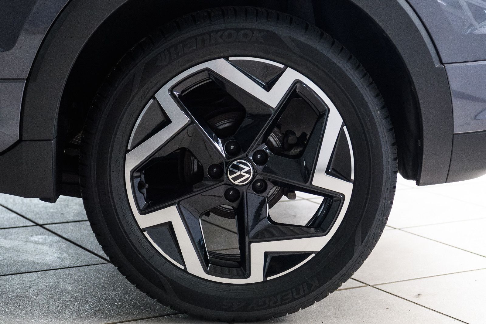 Fahrzeugabbildung Volkswagen T-Cross R-Line 1.5 TSI DSG IQ-LED+AHK+NAV+ACC