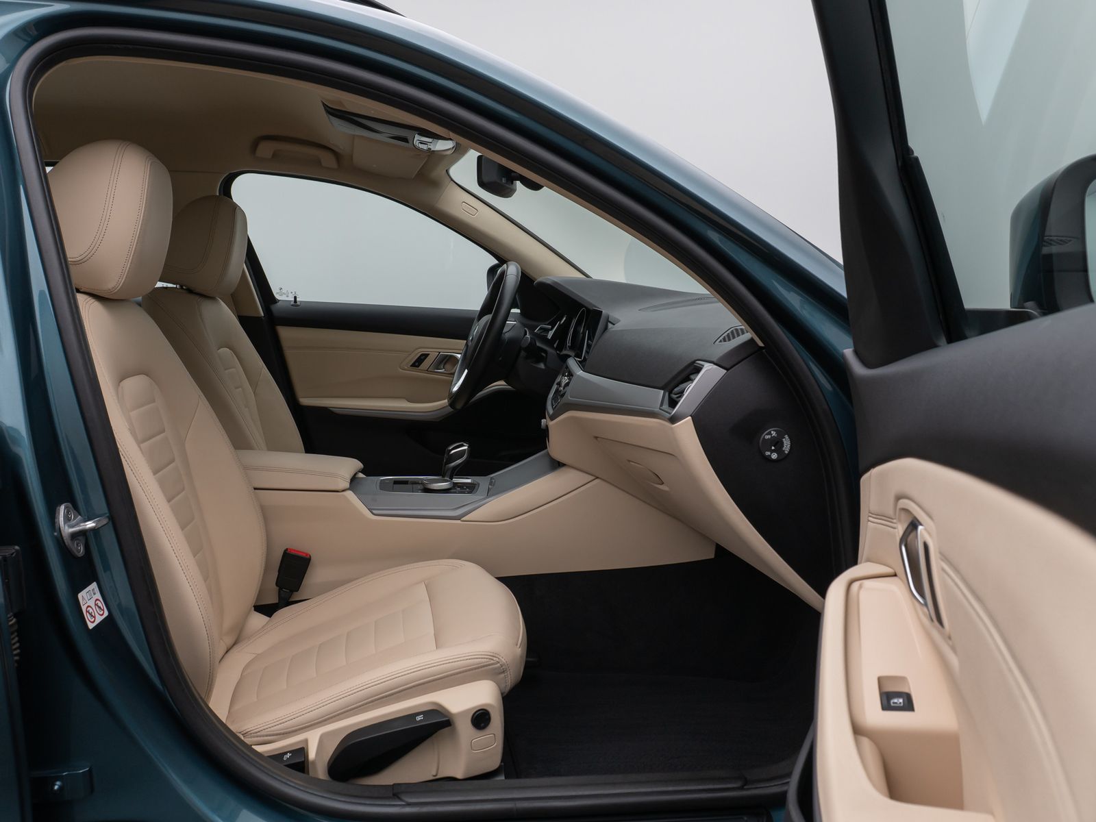 Fahrzeugabbildung BMW 320d xD CockPit+ Lenkrhzg Lordos Stndhz PDC AHK