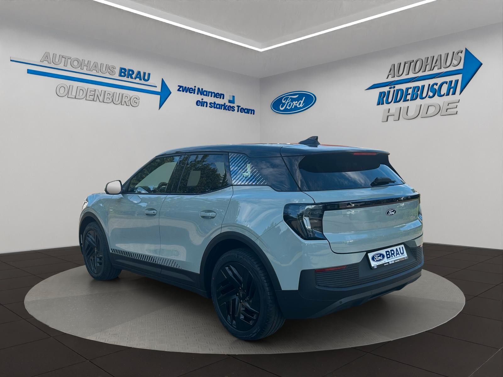 Ford Explorer Collection RWD imagem 3