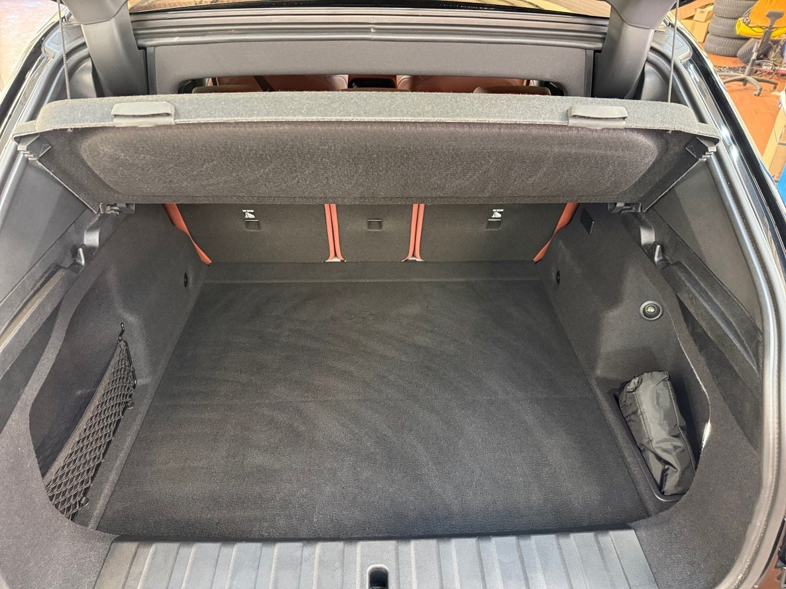 BMW iX2 - Bild 17