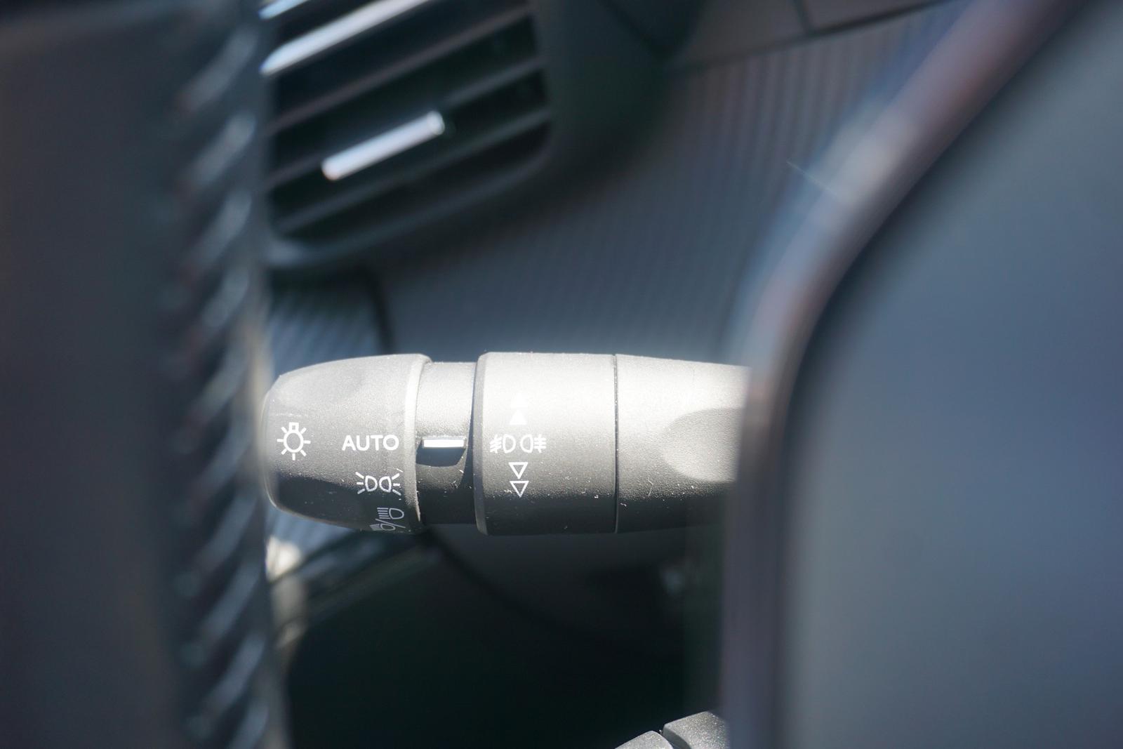 Peugeot 2008 1.2 PureTech Allure Pack LED Navi Kamera, миниатюра 22