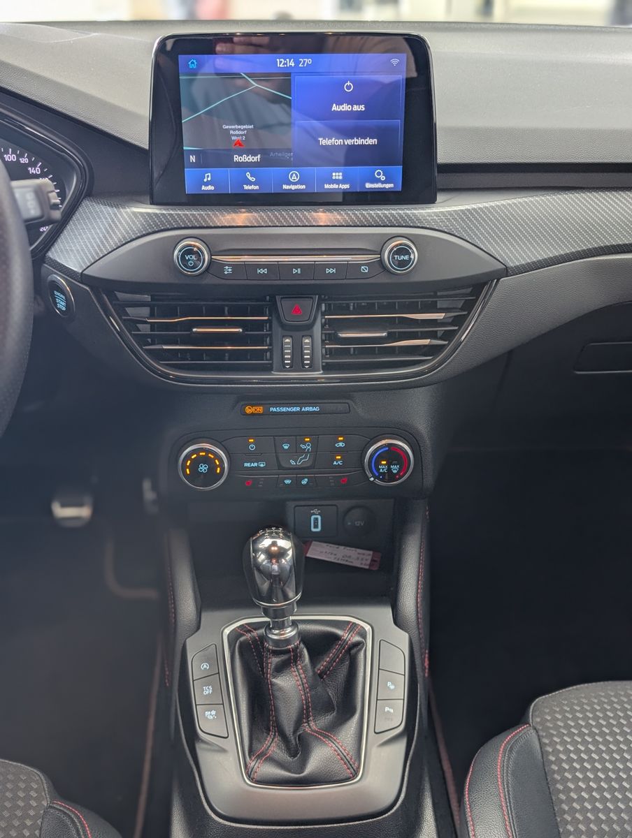 Fahrzeugabbildung Ford Focus ST-Line X LED AHK TEMP LHZ SHZ CAM APPLINK