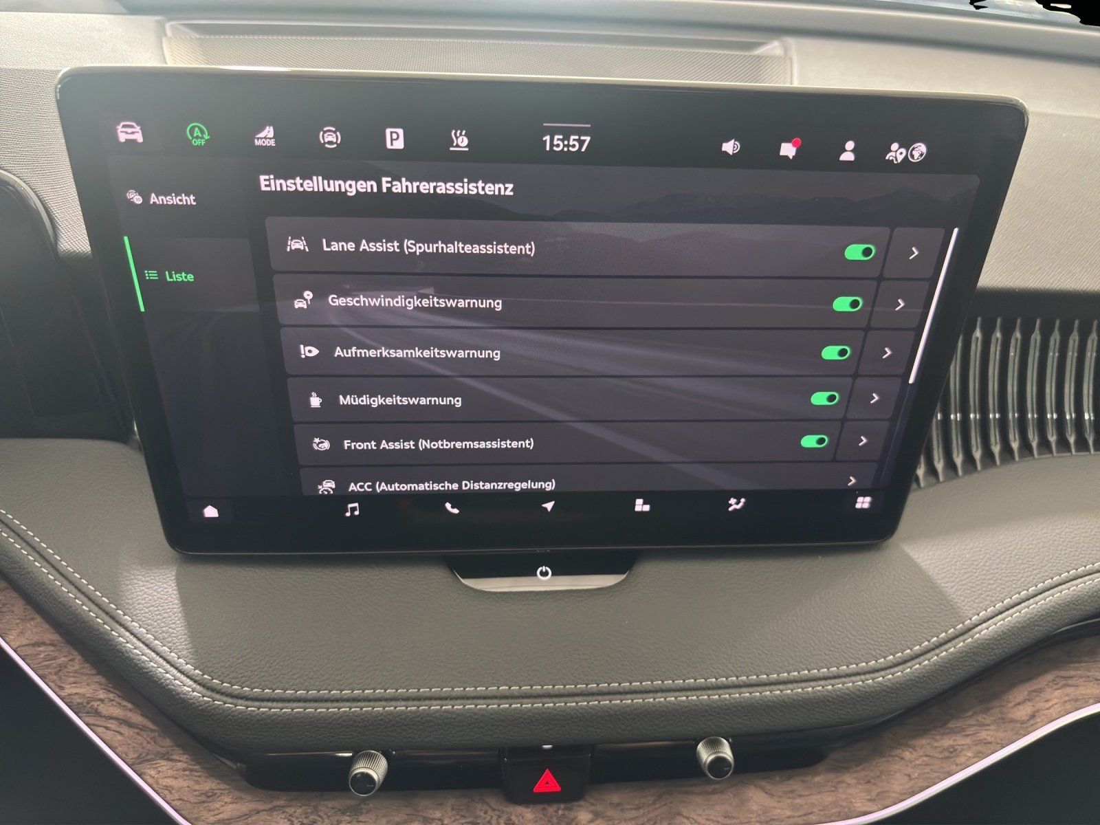 Fahrzeugabbildung SKODA Superb Combi L&K 2,0 TDI 142 kW DSG 4x4