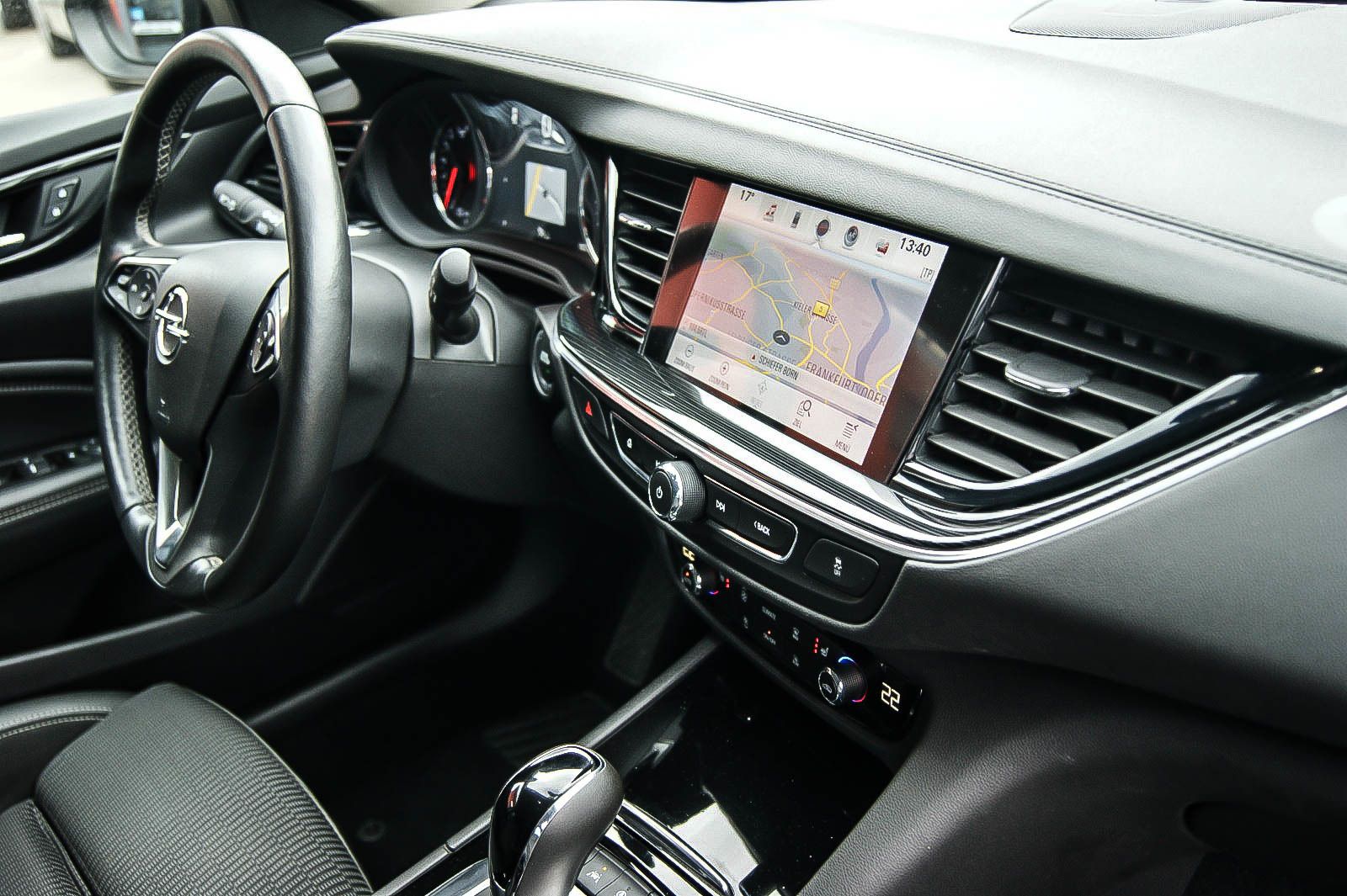 Fahrzeugabbildung Opel Insignia Sports Tourer 1.5T INNOVATION LED NAVI