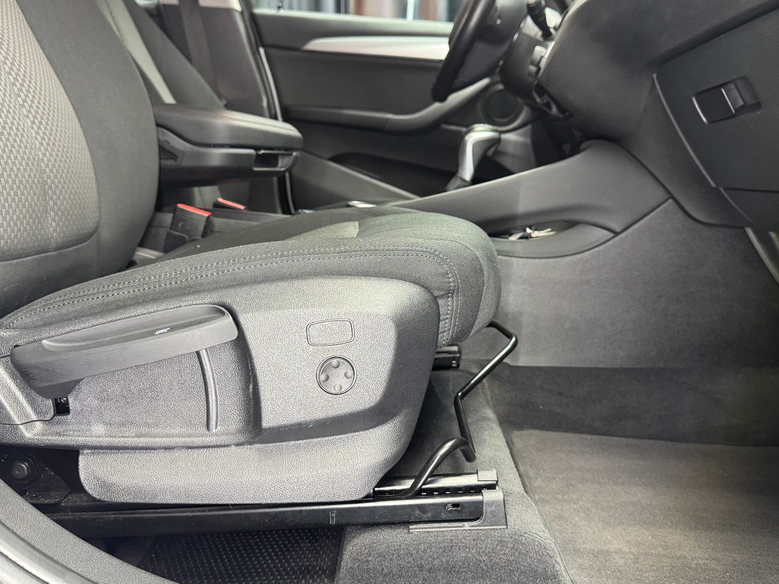 Fahrzeugabbildung BMW X1 xDrive 25e Advantage |AHK|PANO|AUTOMATIK|LED