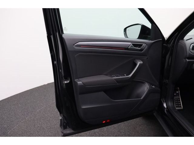 Fahrzeugabbildung Volkswagen T-Roc 1.5 Sport DSG ACC LED