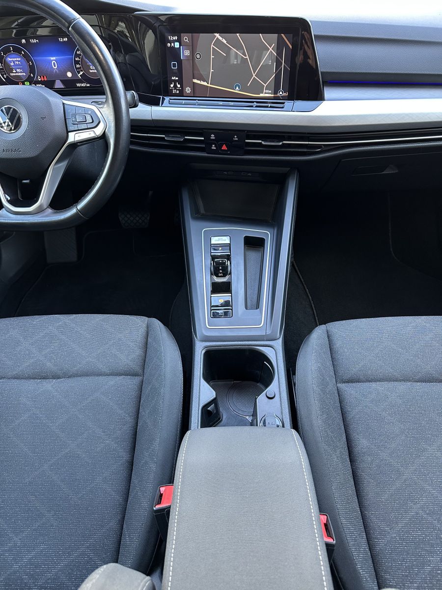 Fahrzeugabbildung Volkswagen Golf Variant 2.0 TDI DSG Life NAV+LED+KAMERA+ACC