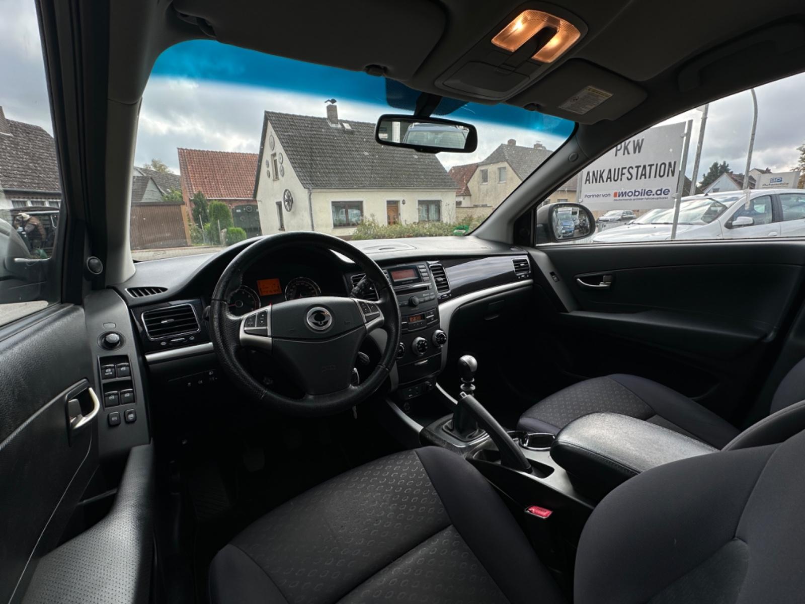 SsangYong Korando 2012 — interior