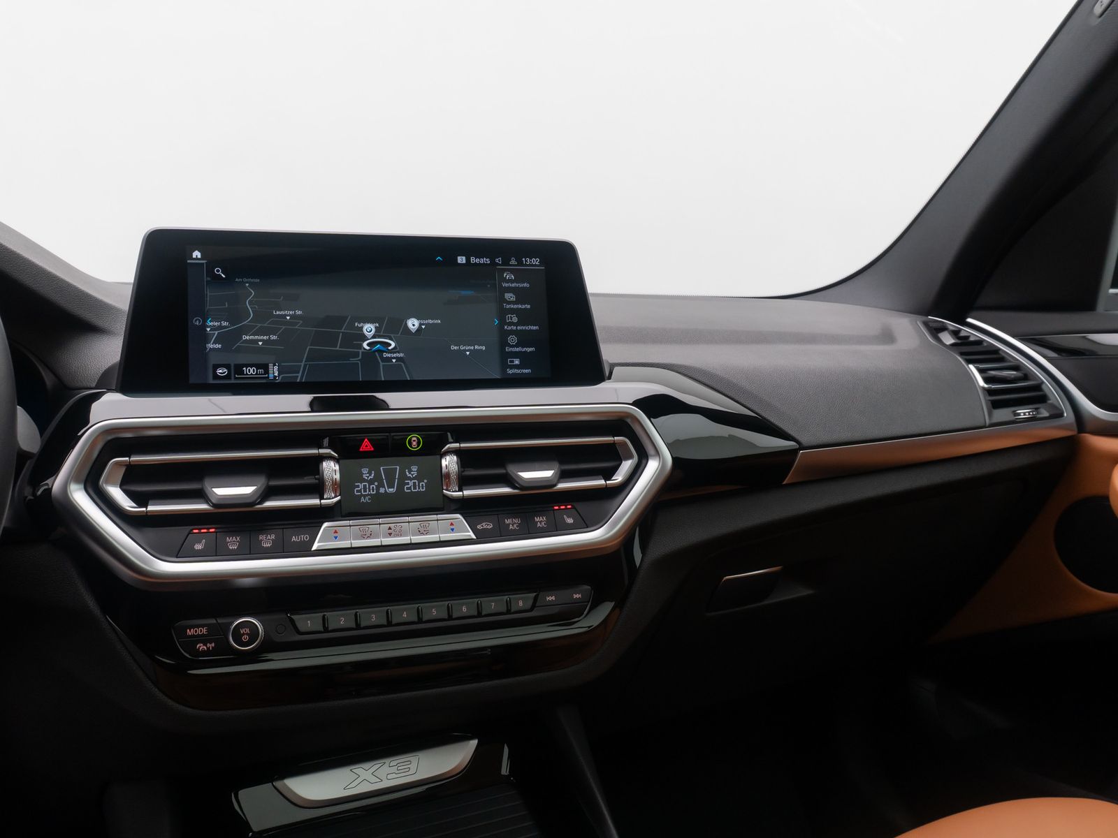 Fahrzeugabbildung BMW X3 xD30e Kamera AHK HUD DAB Sport Panoram 19Zoll