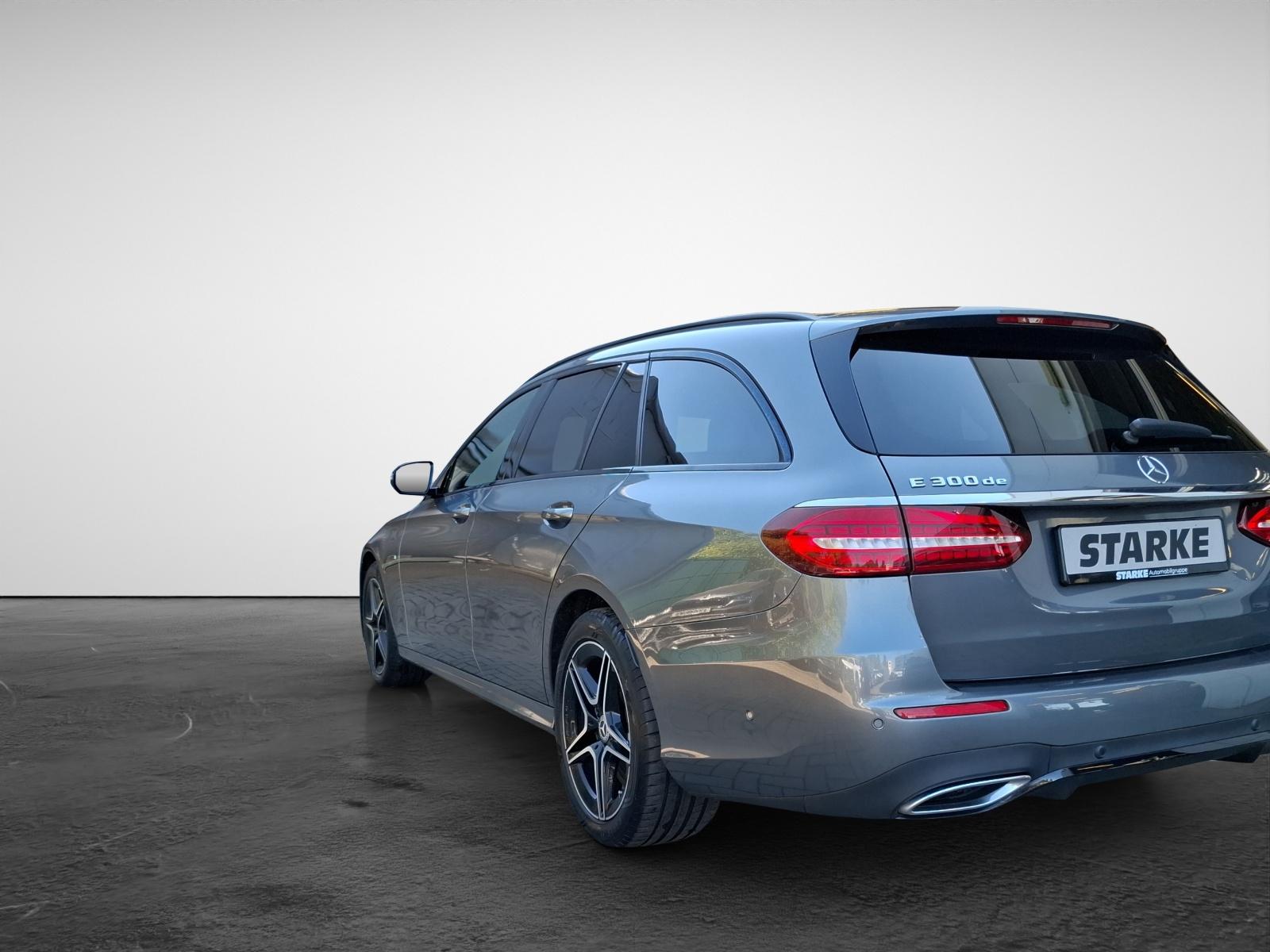 Mercedes-Benz E300 de AMG Line  Panodach Navi LED Kamera Schie